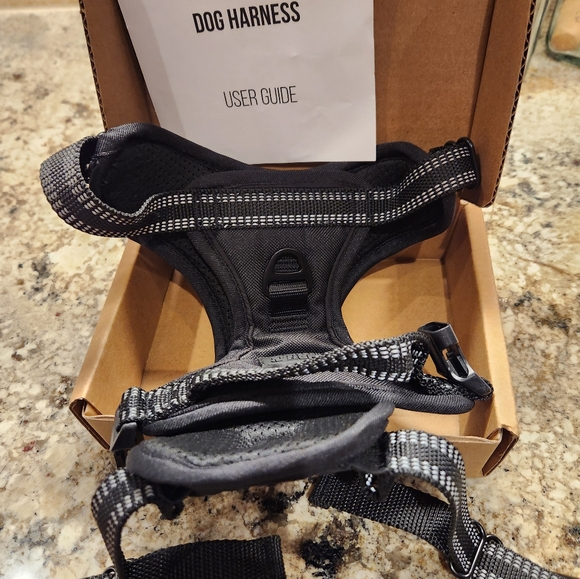 BLACK MEDIUM SIZE DOG HARNESS NEW IN BOX - Picture 6 of 6